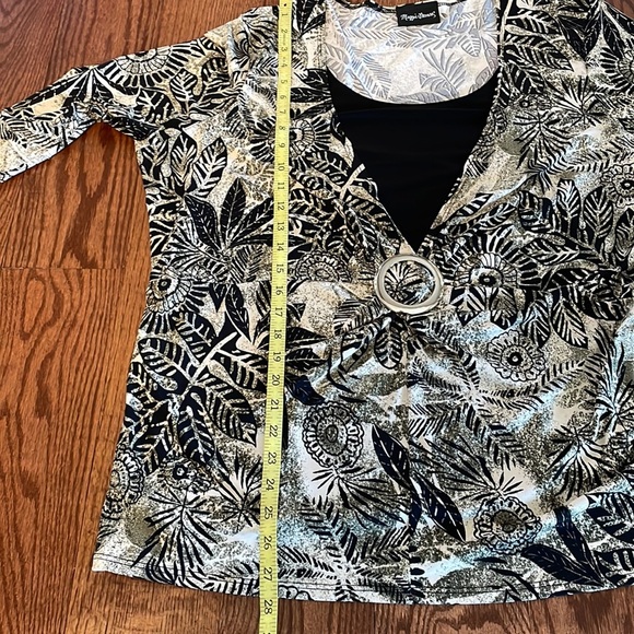 MAGGIE BARNES 2 in 1 look blouse top Leaf motif 3/4 sleeve front ring accent 3X - Picture 11 of 13